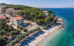 2 Bedroom Beach Front Apartment In Sutivan